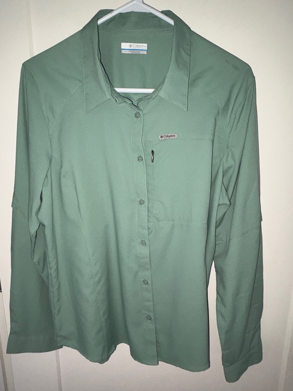 NWOT Columbia fitted vent-back hiking shirt women's XL